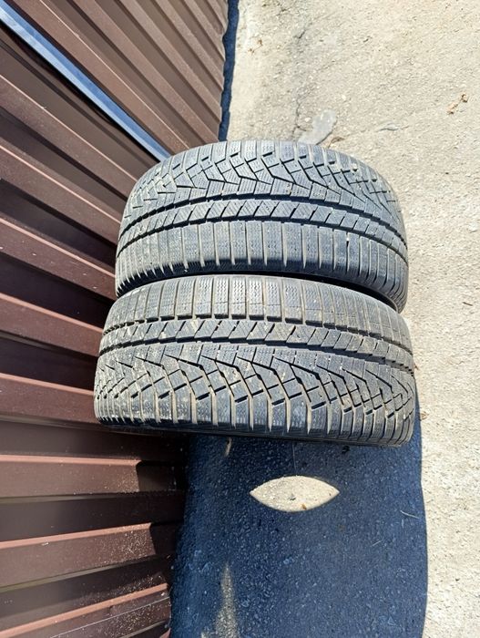Резина 245/40/18 зима майже нова