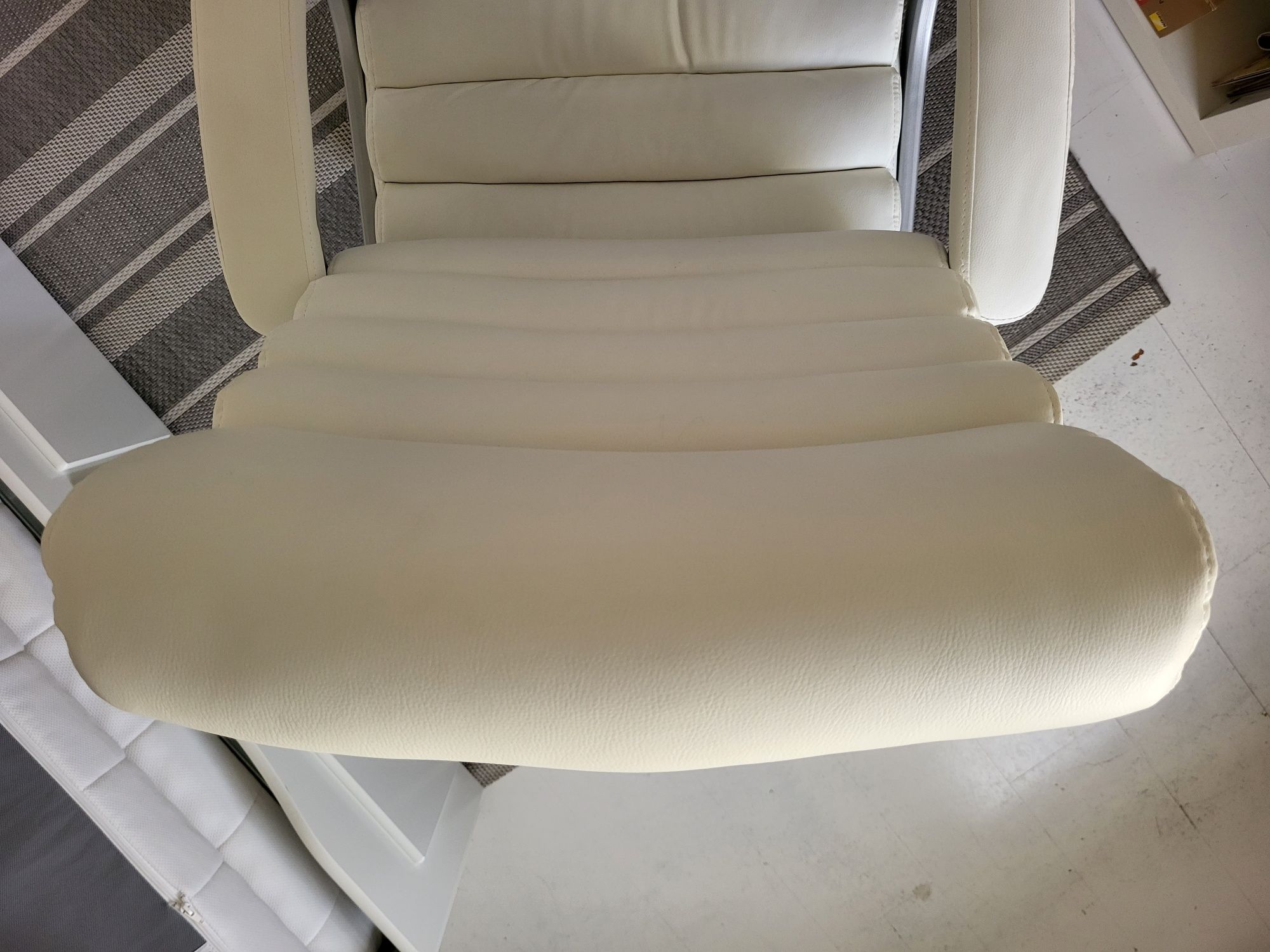 Krzesło biurowe białe jak nowe