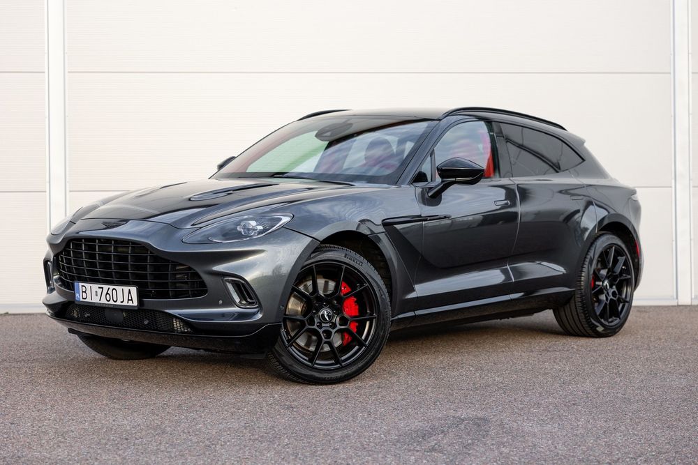 Aston Martin DBX **Carbon**Czerwone wnętrze**Wentylowane fotele**
