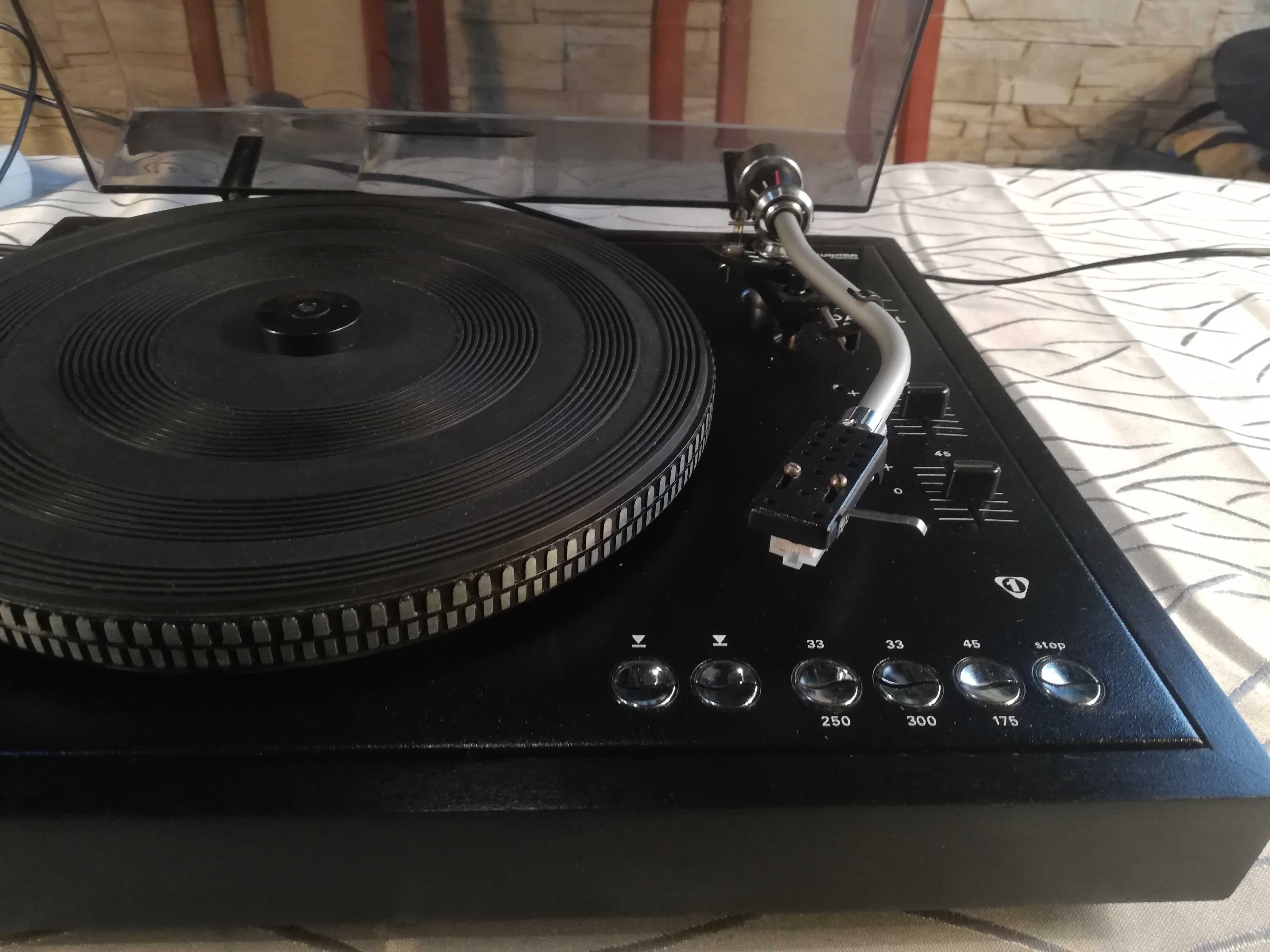Sprzedam Gramofon Daniel  G-1100fs Hi Fi  odtwarza Maxi single  unikat