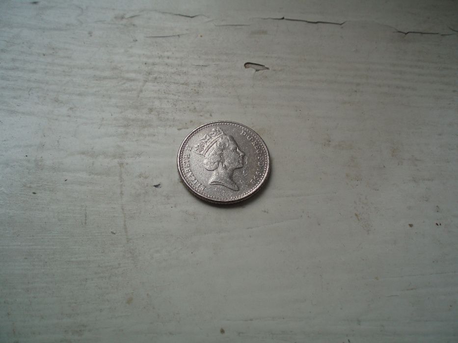 Монета 10 pence 1992 рік