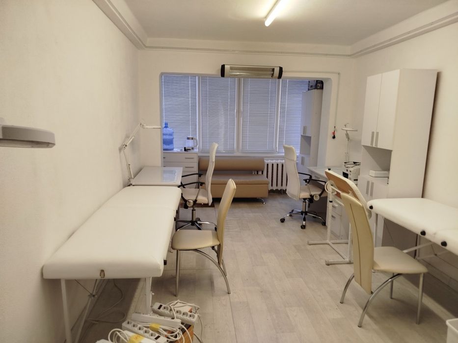 Здам офіс 18,6 м2, Дарницька площа, Тампере 11а. Власник, без комісії.