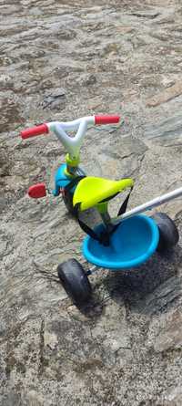 Triciclo para criança