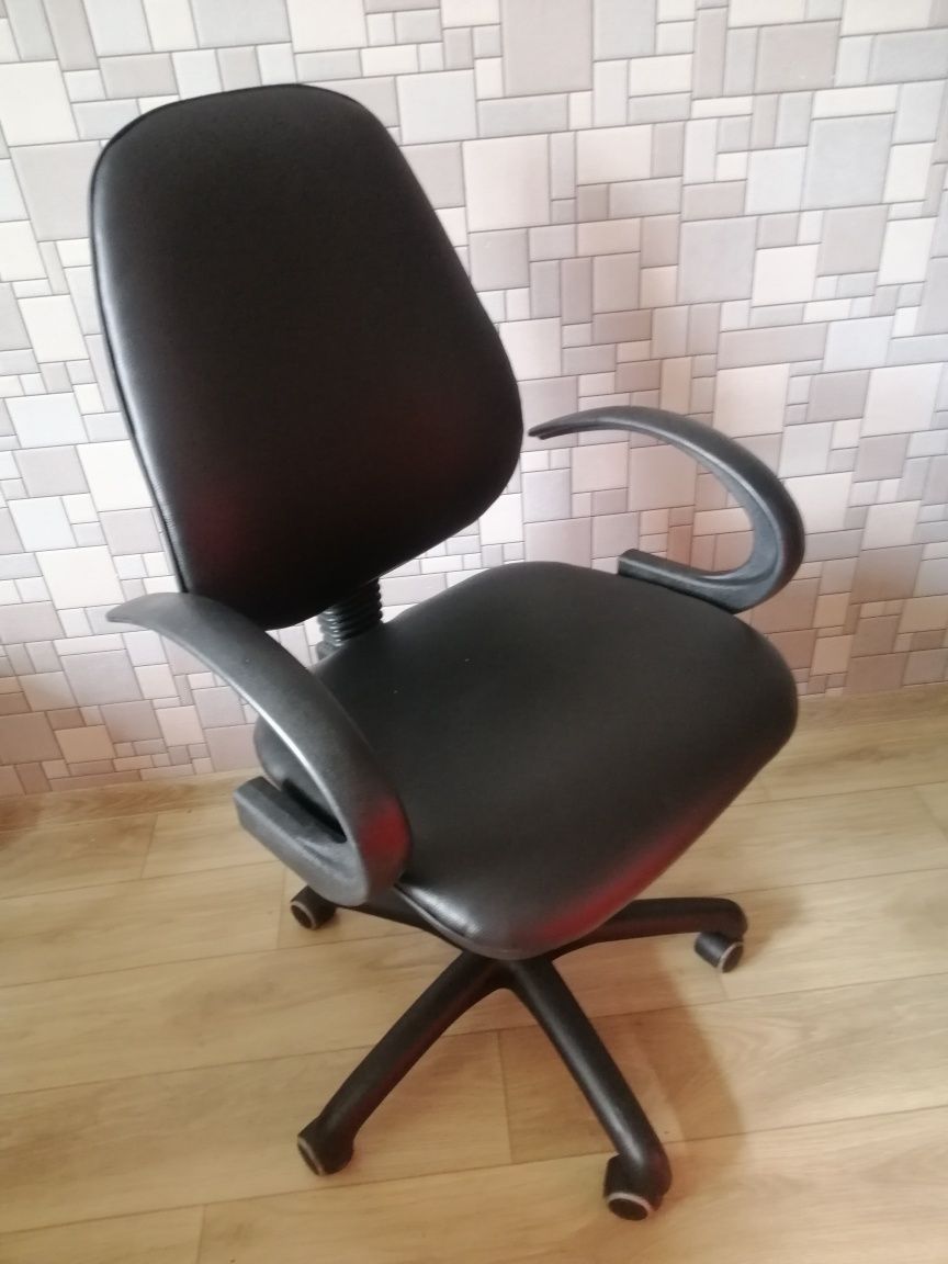 Продам ) офисное  кресло