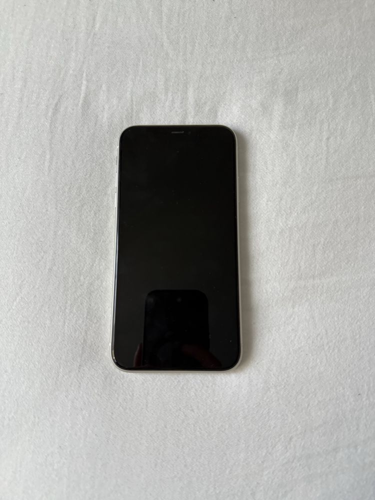 iPhone 11 128GB biały