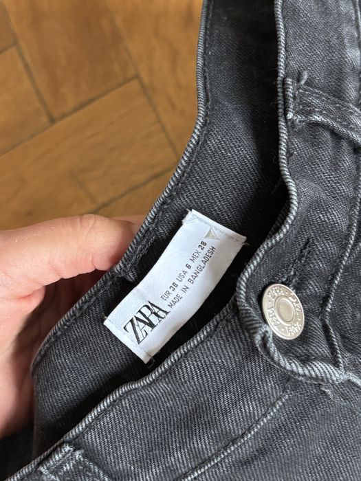 Базові чорні джинси прямого крою Zara, розмір 38