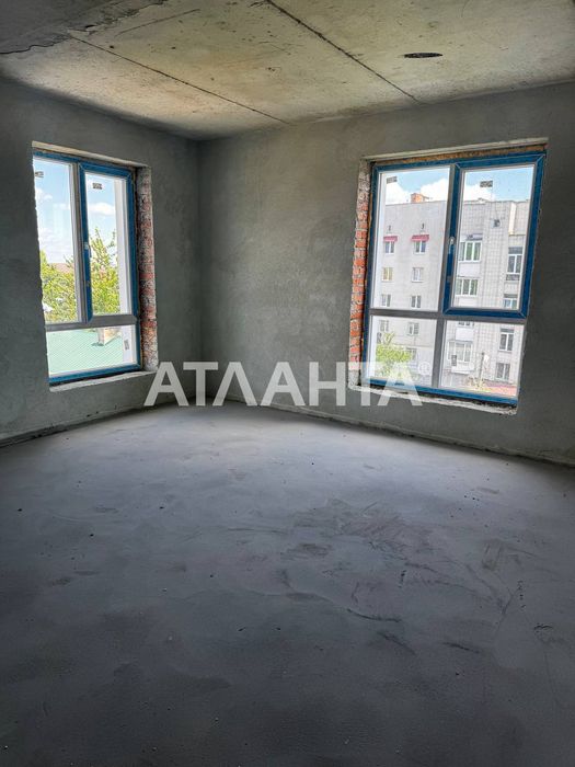 Дворівнева квартира з мансардою у зеленій зоні