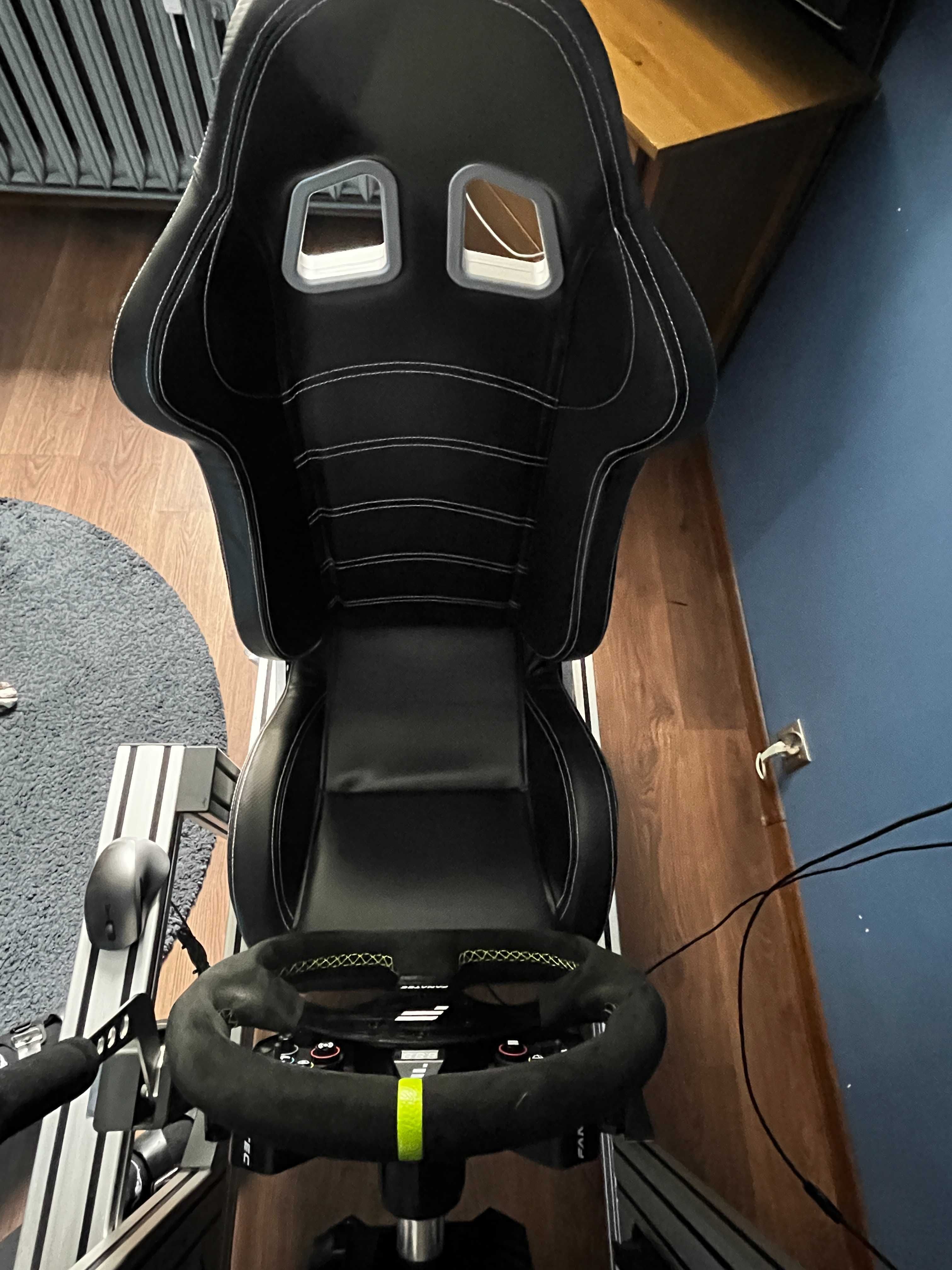Zestaw Fanatec+stelaż z fotelem+monitor
