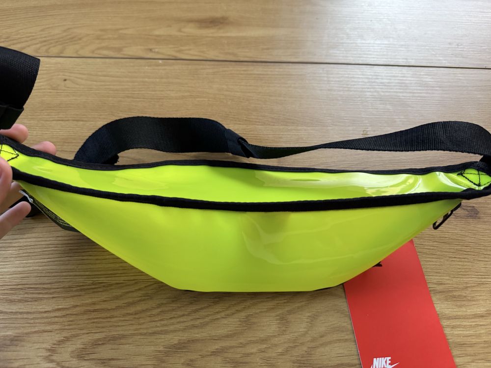 Сумкa nike, бананка найк