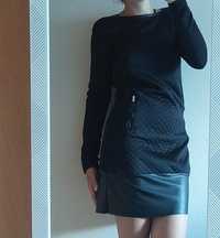 Czarna sukienka pikowana
