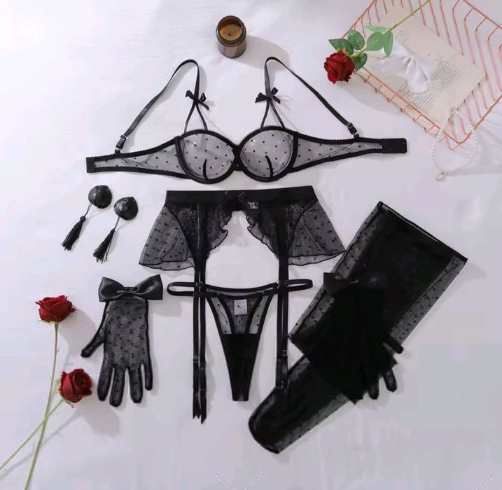 Еротичний комплект білизни.