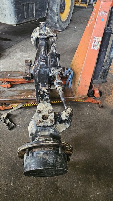 Naprawa maszyn JCB Kramer..Silniki mosty napędowe skrzynie biegów itd.