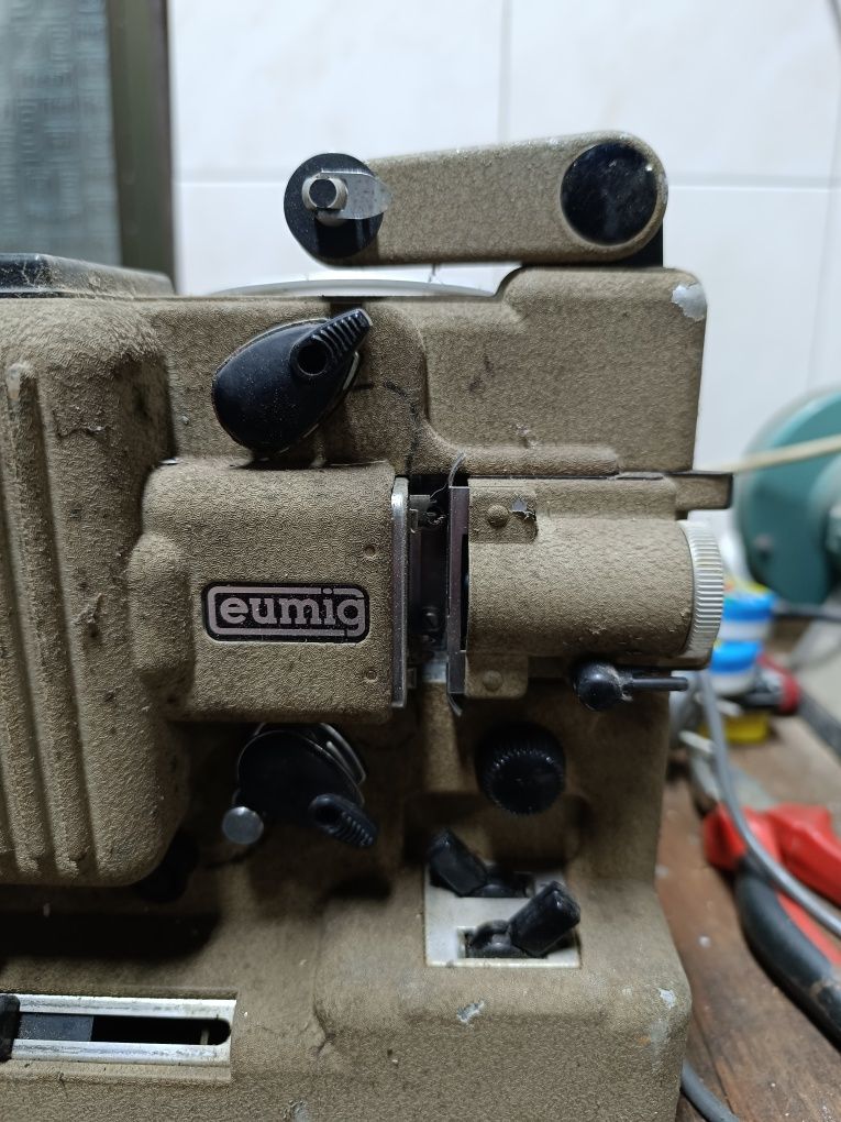 Projetor EUMIG antigo