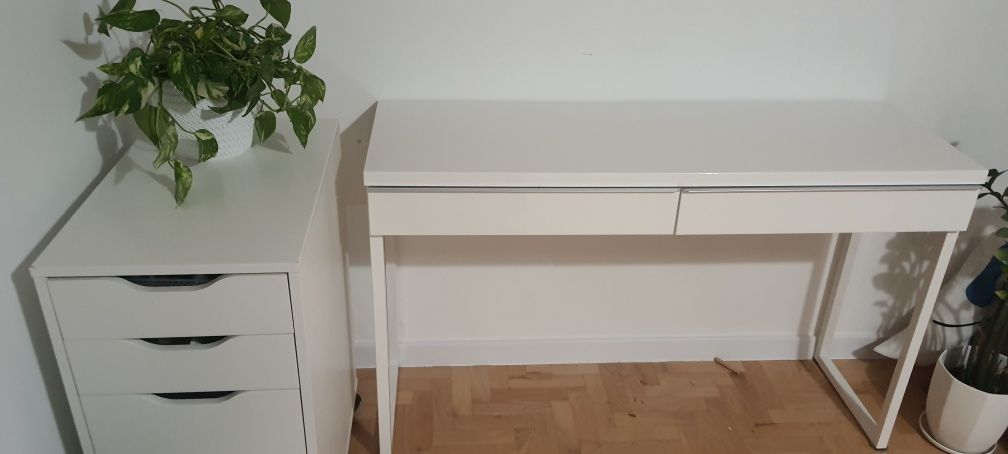 Biurko Besta burs ikea białe toaletka, manicure