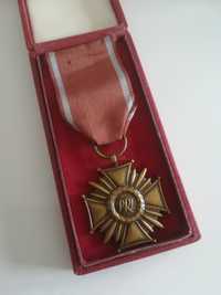 Odznaczenie, medal Brązowy Krzyż Zasługi PRL wraz z pudełkiem