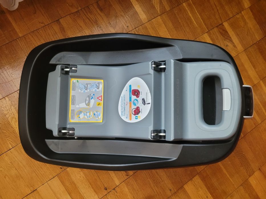 Система кріплення Isofikx та крісло автомобільне Махі-Соsi