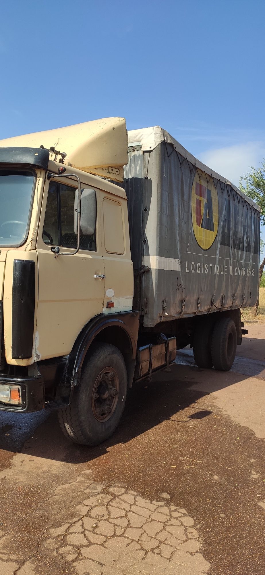 Продам автомобіль маз тентований