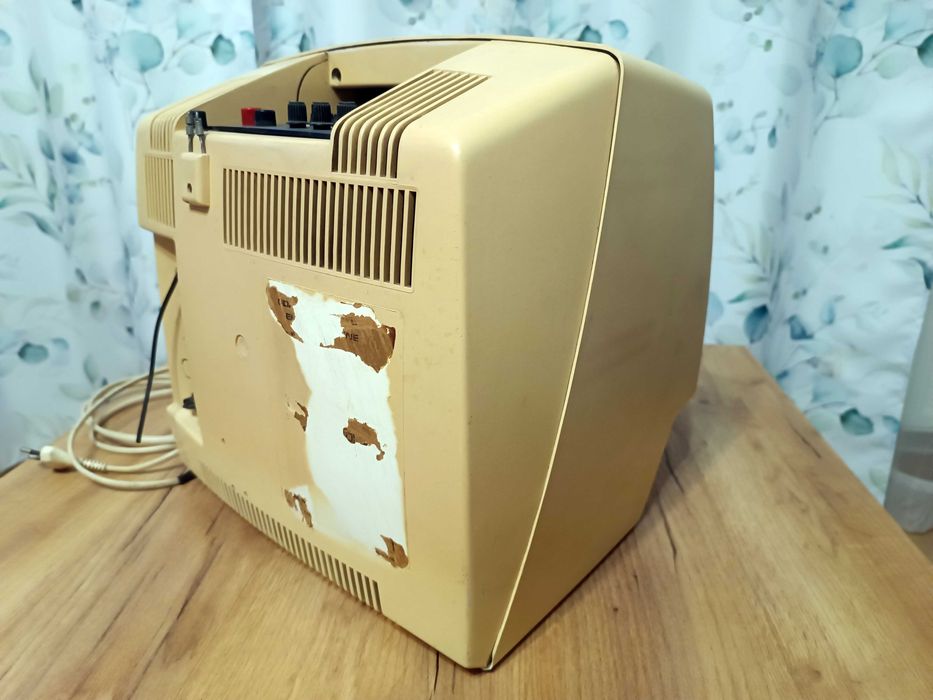 telewizor przenośmy NEPTUN 150M firmy Unitra Unimor PRL