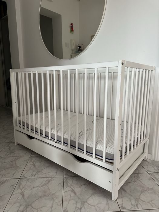 Łóżeczko dziecięce z materacem