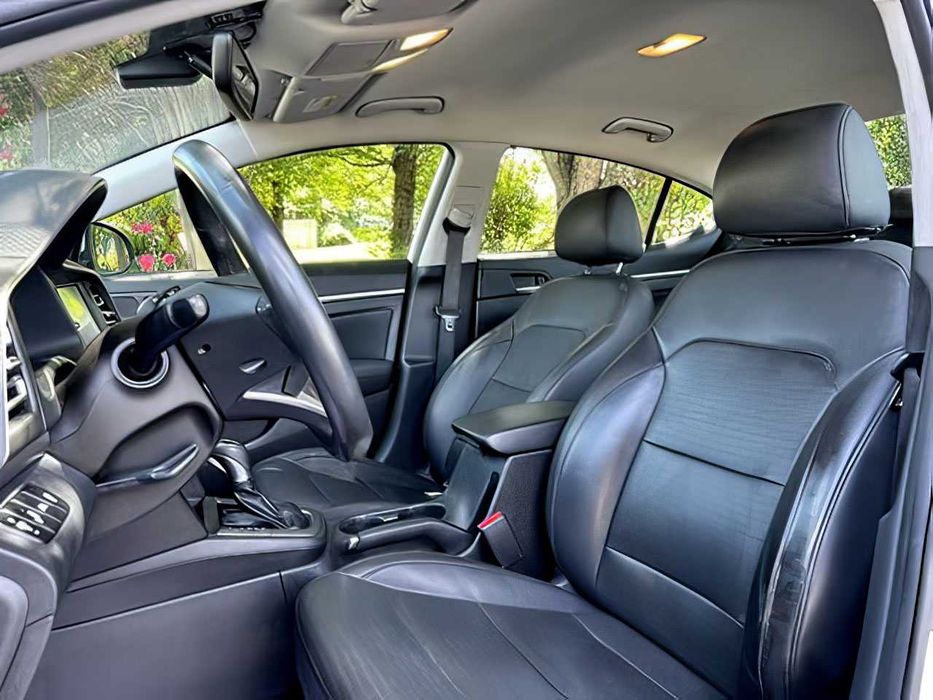 Hyundai Elantra      2020