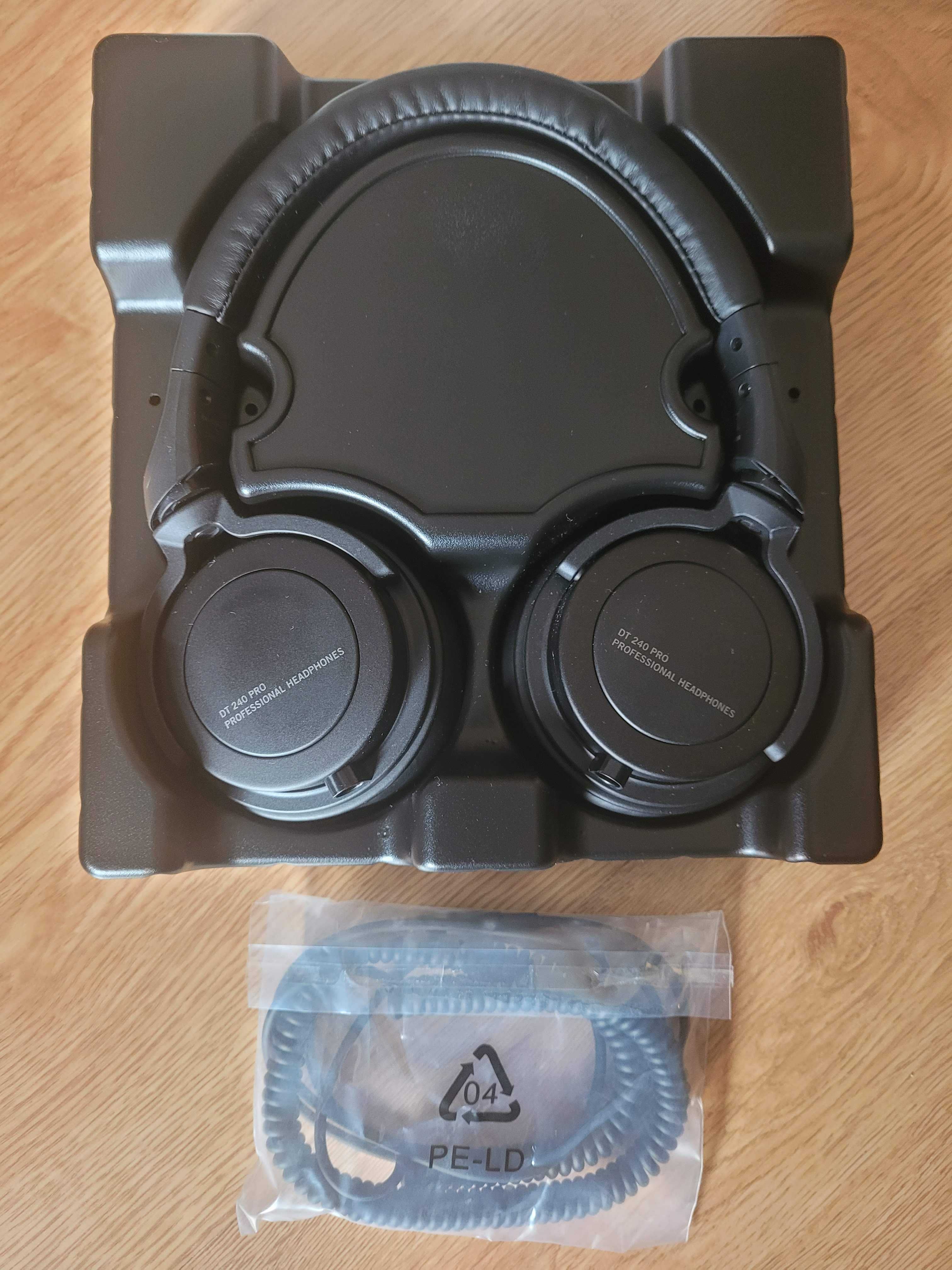 Headphones Beyerdynamic DT 240 PRO Studio Monitoring