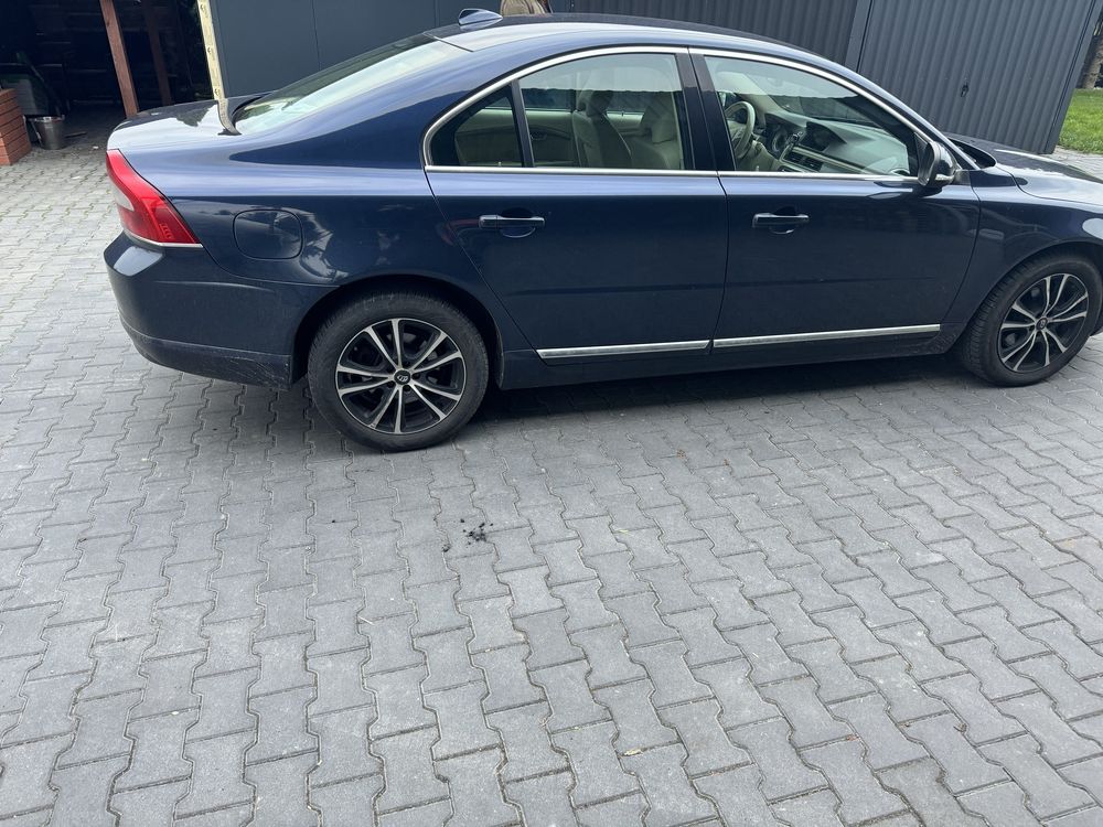 Smochód volvo s80