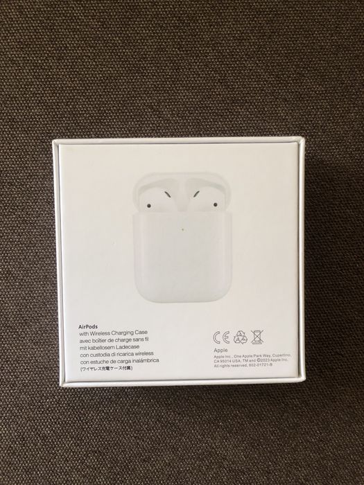 Наушники Apple AirPods