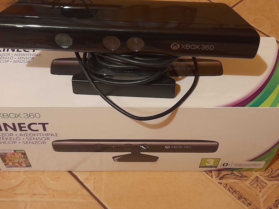 Sprzedam Konsolkę X BOX 360 500 GB plus SENSOR RUCHU KINEEKT