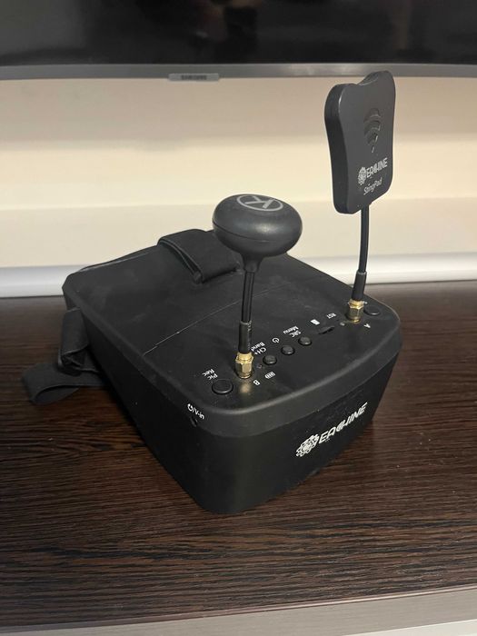 Eachine EV800D – окуляри для польотів FPV