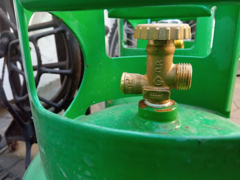 Вентиль на фреоновый баллон