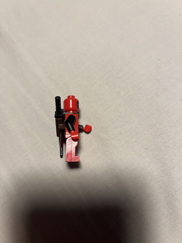 Figurka lego deadpool