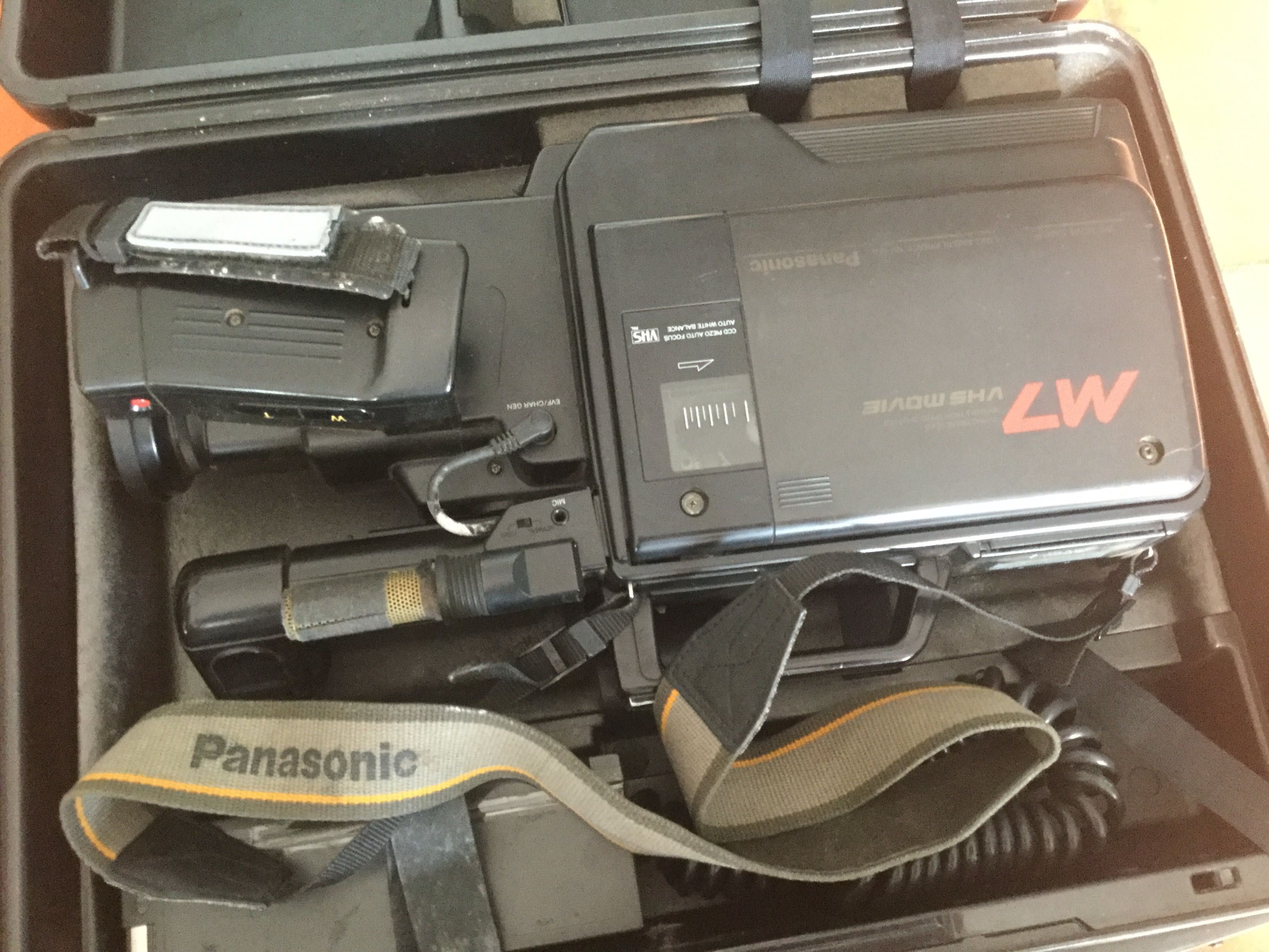 Câmara VHS Panasonic M7 + Case