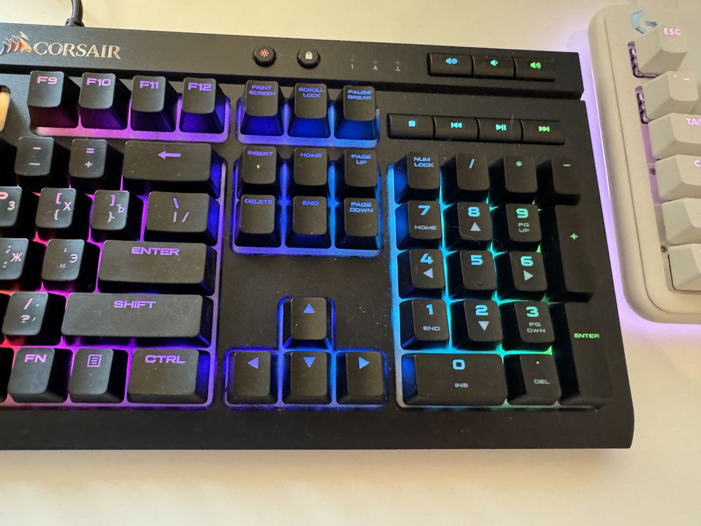 Клавіатура Corsair Gaming K68 RGB Cherry MX Red