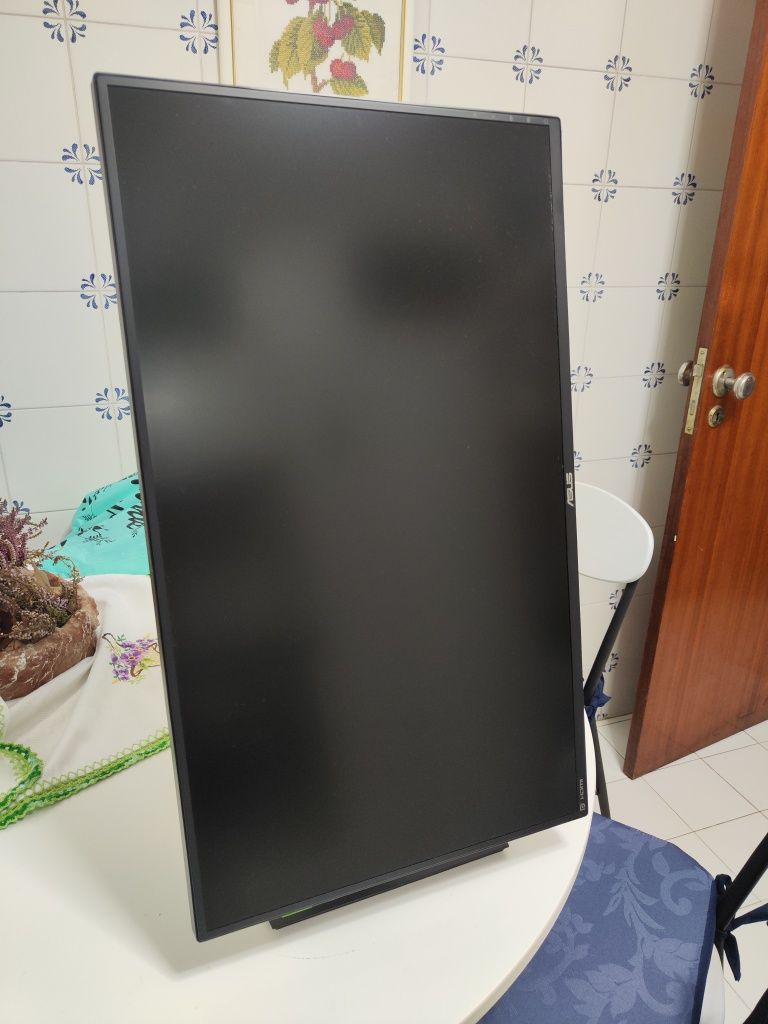 Monitor Asus TUF 27 WQHD