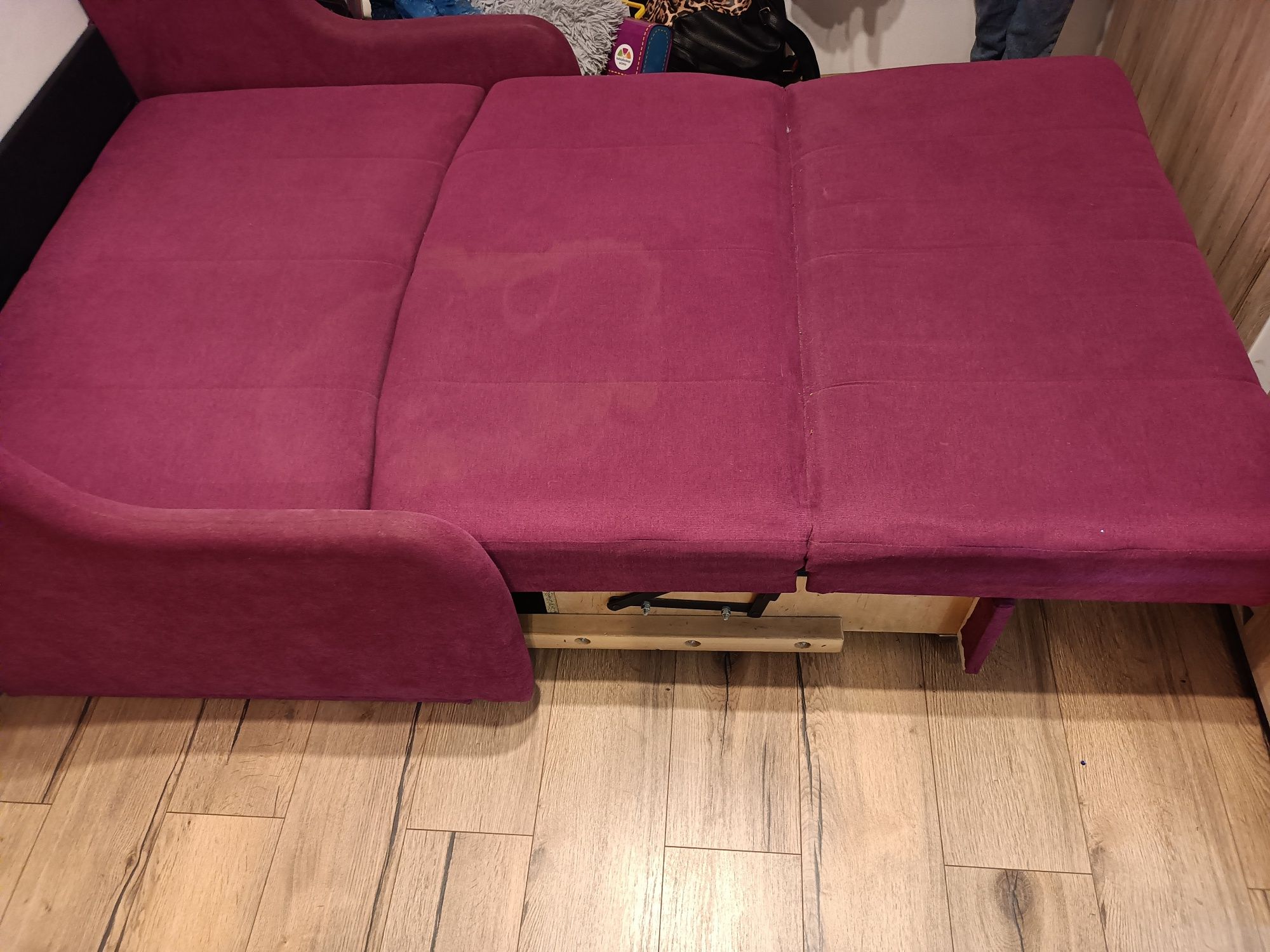 Sofa dwuosobowa - rozkładana.