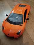 Машинка на радиоуправлении lamborgini.