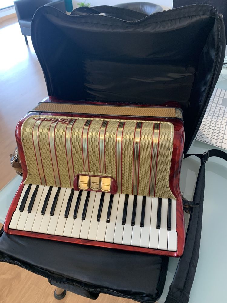 Acordeão Hohner Arietta 1M