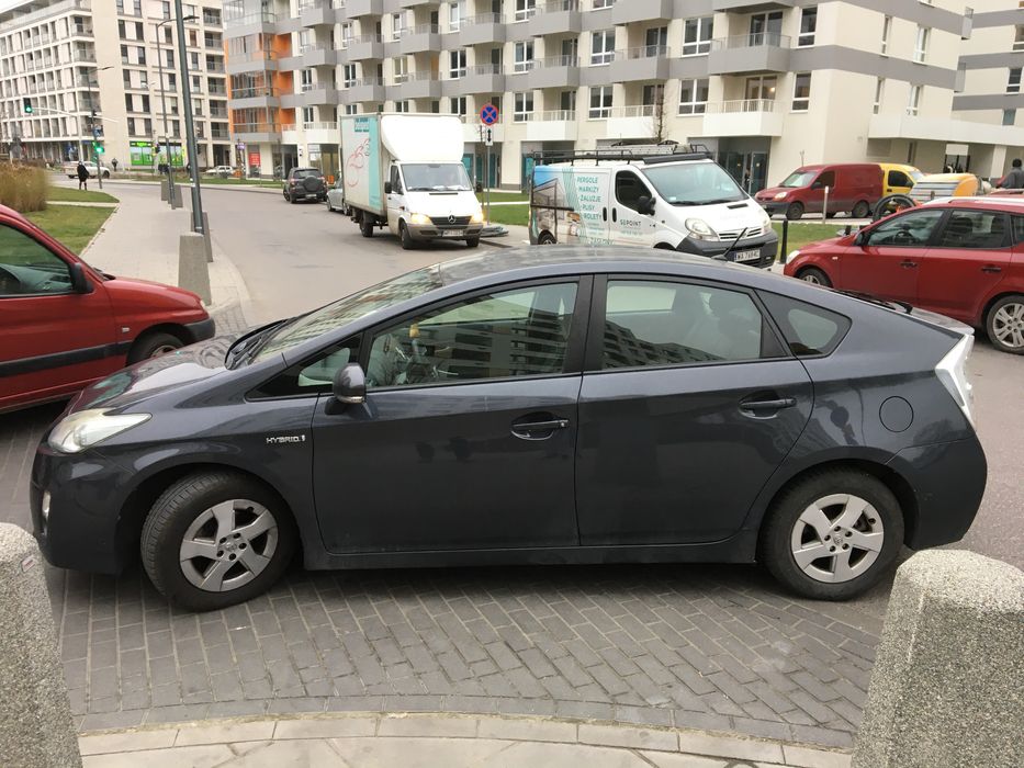Toyota Prius 30, rok 2011. Mam kilka podobnych na sprzedaż