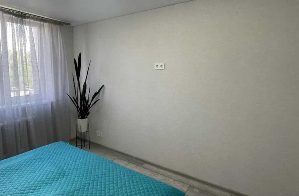 Сдам 3-х ком квартиру посуточно в Одессе по улице Жолио Кюри 64