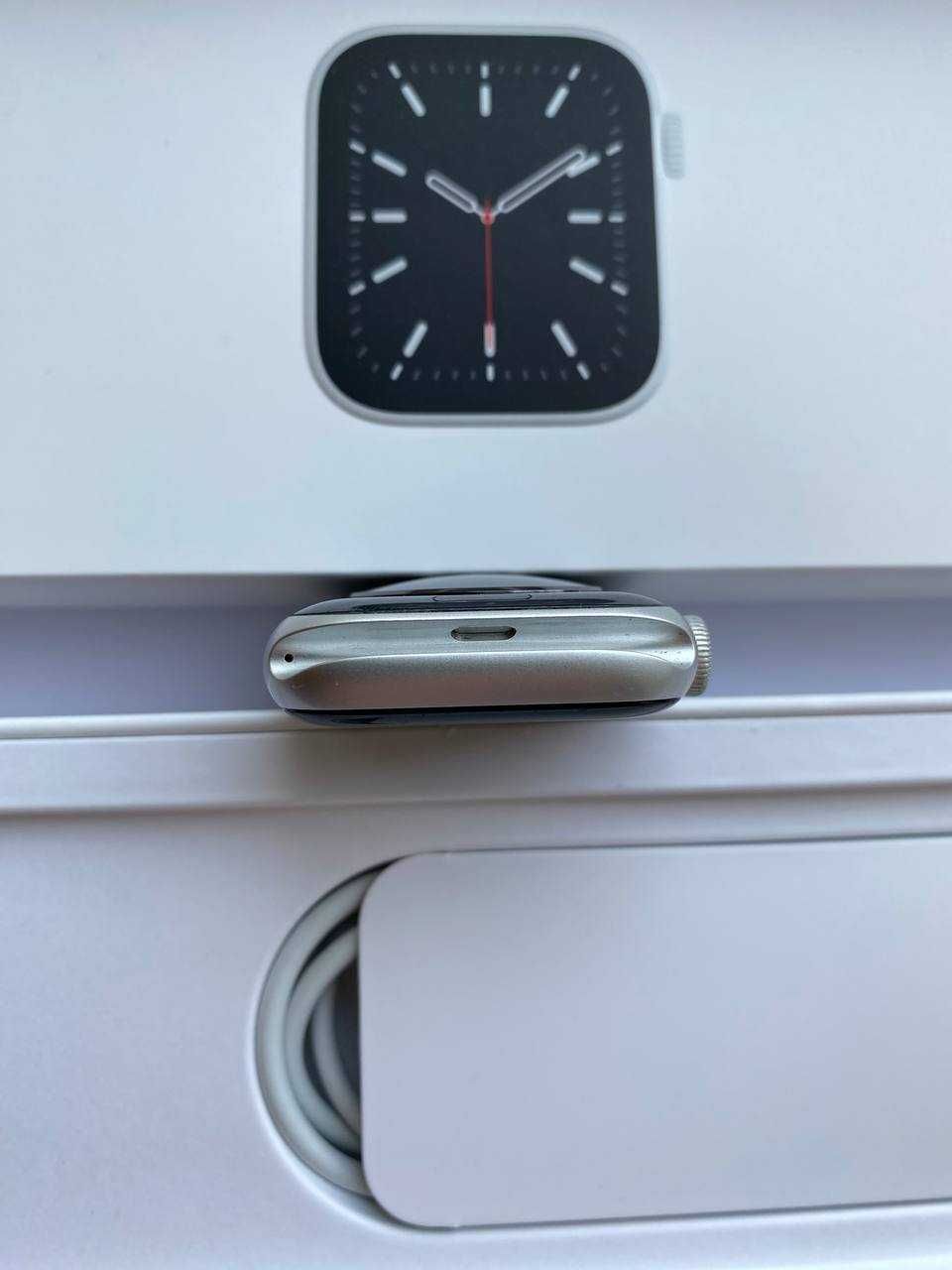 Apple Watch Series 6 44mm Silver Aluminum Case + 2 ремінця