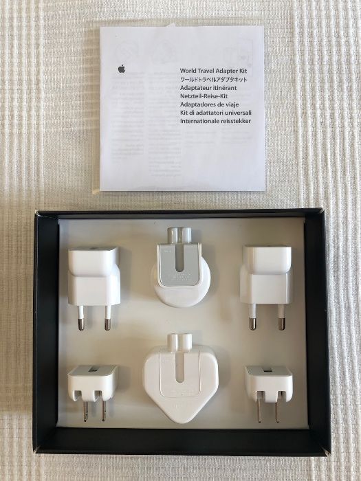 Apple world Traveler Adapter Kit