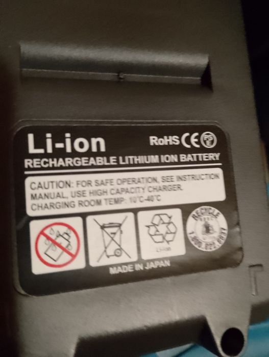 Акумуляторні болгарка, шуруповерт у кейсі, виробник Makita