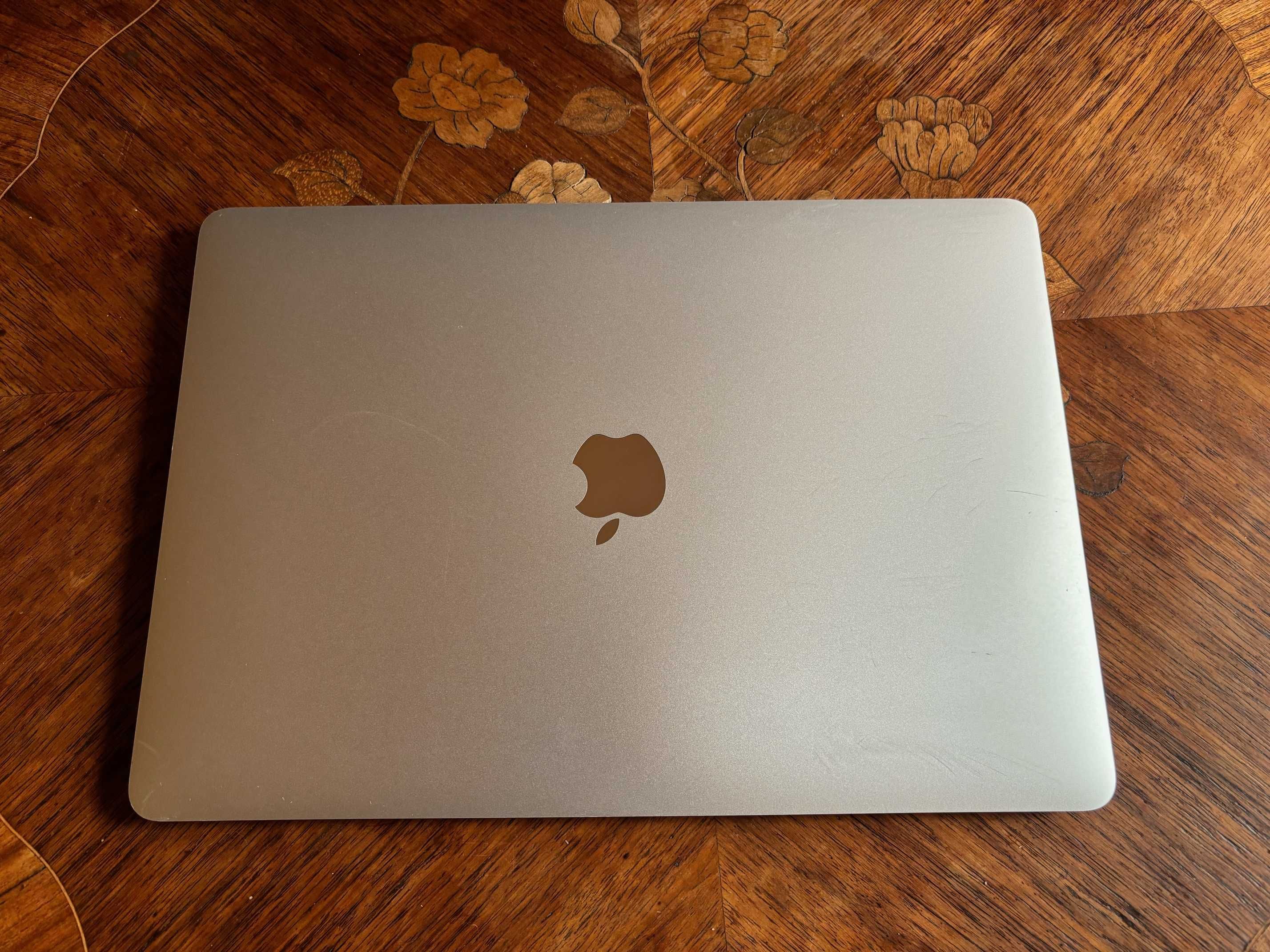 Apple MacBook AIR i5 13" 16 GB / 256 GB 1 cykl jak nowy