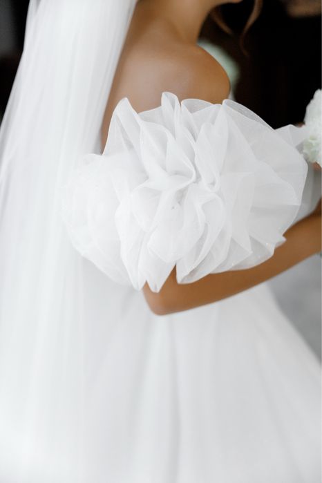 Продам весільну сукню