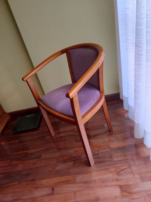Cadeira de cerejeira impecável