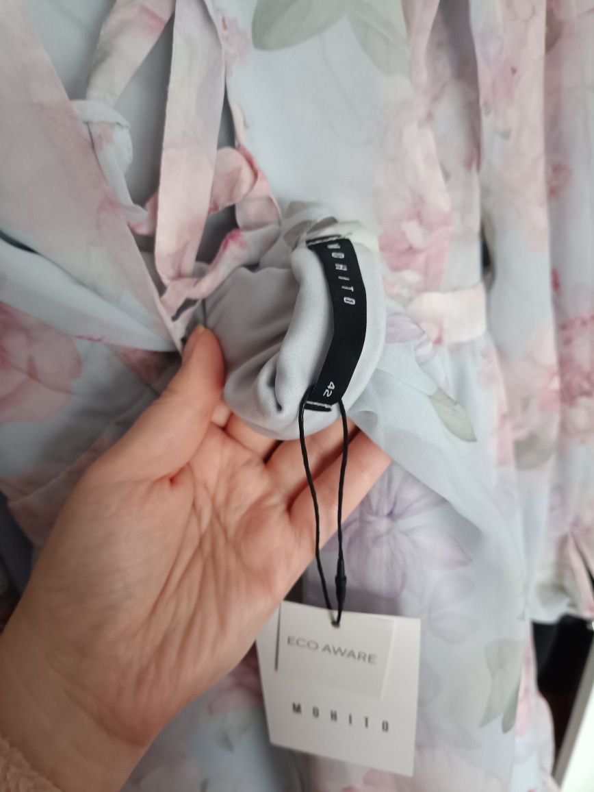 Mohito 40/42 L/XL sukienka w kwiaty z wiązaniem na plecach