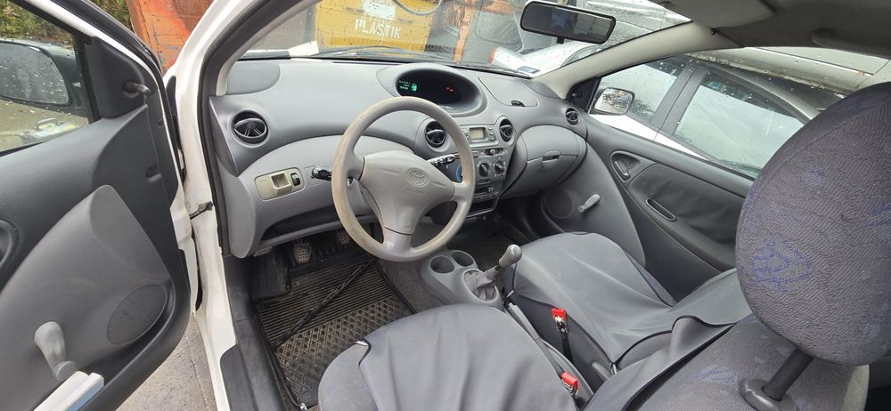 Silnik 1,0 Toyota Yaris I 2002r zderzak lampa klapa maska części