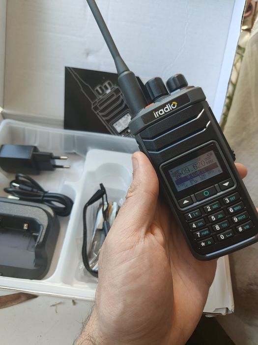 Iradiu UV88 аналог Radtel rt-860 працює з КХ (КВ) чип  SI4732