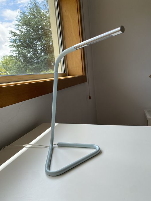 Candeeiro secretaria Ikea azul claro