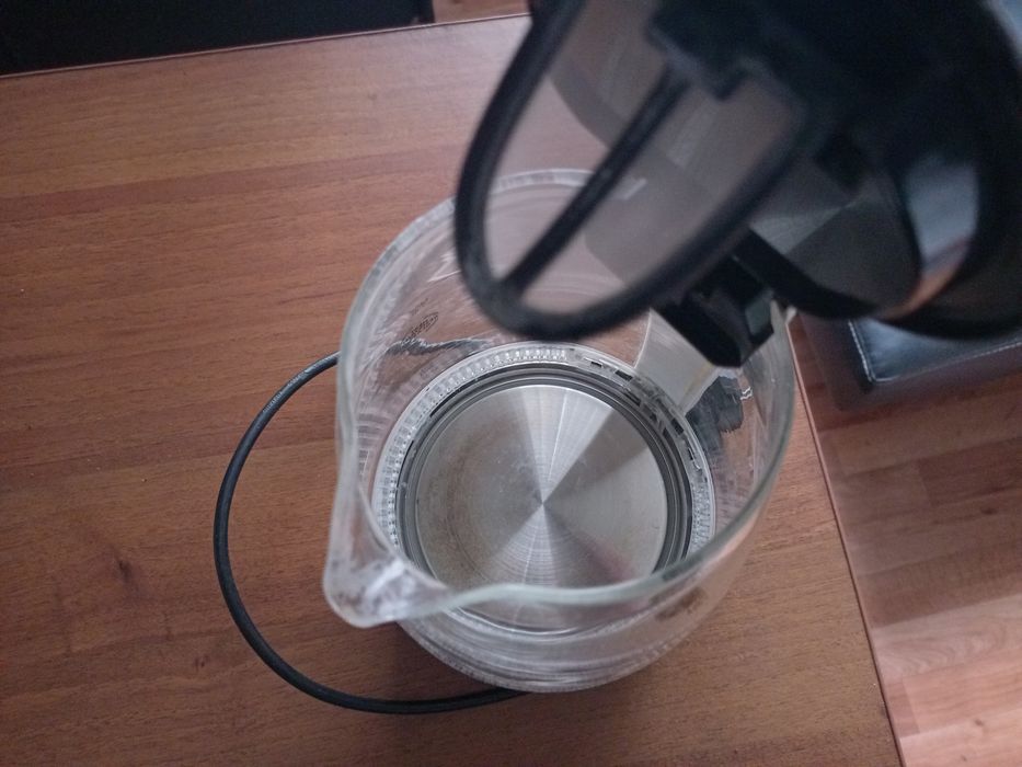 Електрочайник vitek vt-7027 BW на запчастини